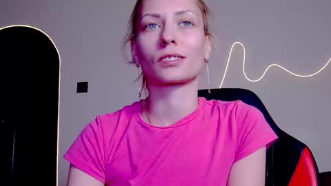 karoline121 online show from November 21, 9:24 pm