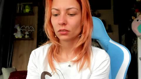 karoline121 online show from May 2, 4:07 am