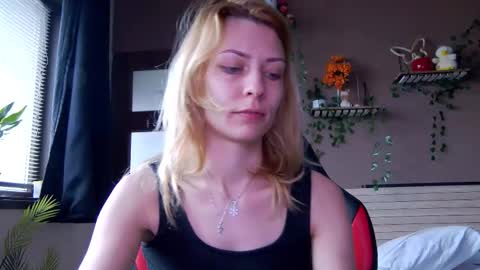 karoline121 online show from February 8, 8:07 am