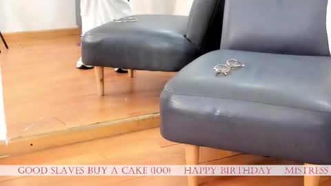 karolwest_ online show from February 20, 11:34 am