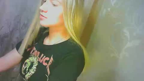 Caroline Fox online show from September 12, 10:17 am