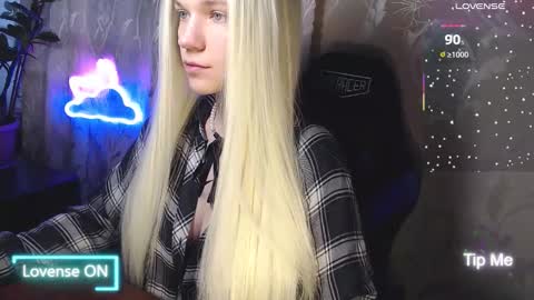 Caroline Fox online show from March 18, 10:10 am