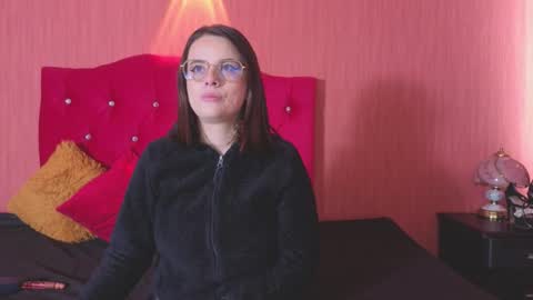 kassandra james online show from December 3, 1:01 pm