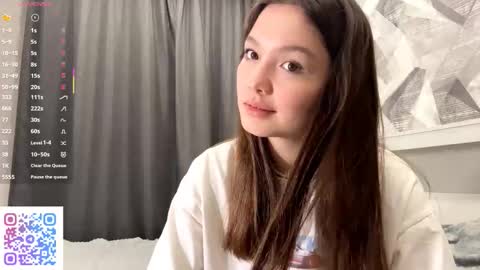 Kira online show from November 15, 7:15 pm