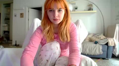 Snapshot of kat_here chatting on October 22, 9:45 am Katya online show from October 22, 9:45 am