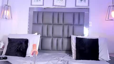 kataleya_west online show from June 19, 8:59 pm