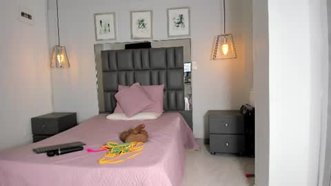 kataleya_west online show from June 16, 7:40 pm