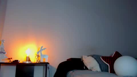 katalinaferreirax online show from December 17, 12:12 am