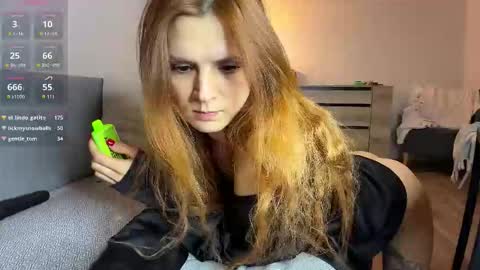 Snapshot of kate__love chatting on October 6, 9:27 am Kate online show from October 6, 9:27 am