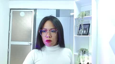 Kate  online show from November 18, 7:28 pm