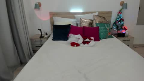 kate_redgar online show from December 15, 1:18 pm