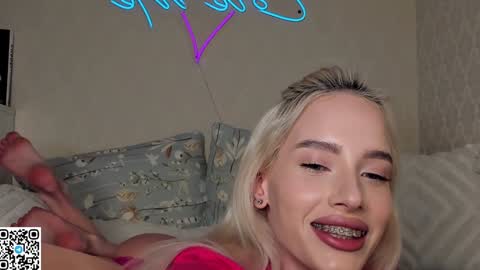    online show from December 14, 10:28 pm