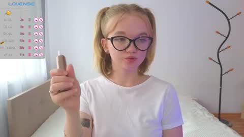 katebunnys online show from June 23, 11:39 am