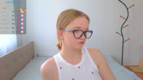katebunnys online show from July 4, 5:11 am