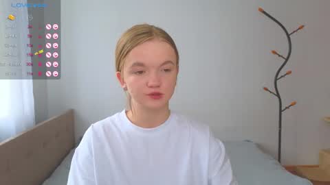 katebunnys online show from July 3, 5:01 am