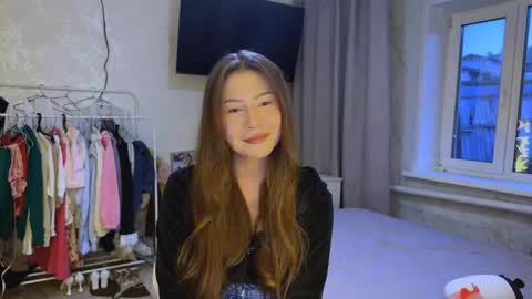 Eshly online show from June 4, 2:34 pm