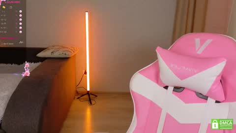 katenickson online show from March 12, 6:50 am