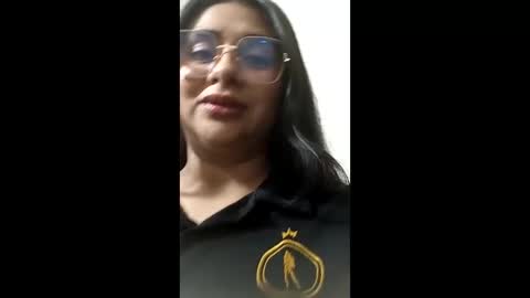 Call me Lau  online show from May 8, 12:16 am