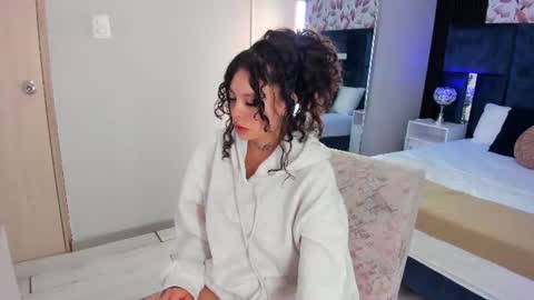 KatheGomez  online show from August 3, 3:08 am