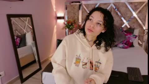 KatheGomez  online show from April 23, 3:25 am