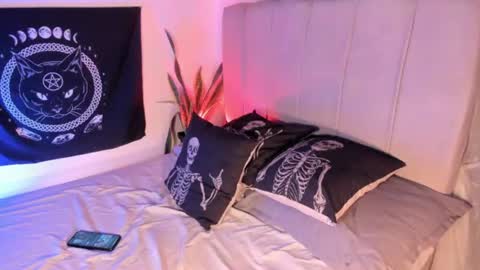 Kat online show from June 17, 3:44 am