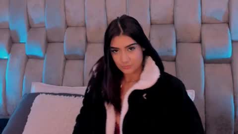 katherineruiz_ online show from March 9, 12:32 pm