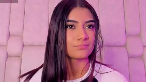 katherineruiz_ online show from March 14, 1:37 pm