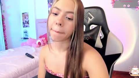 Snapshot of kathyy01 chatting on October 10, 10:14 pm valentina online show from October 10, 10:14 pm