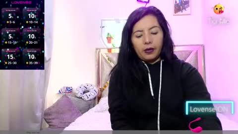 Snapshot of katia_collins chatting on October 16, 12:27 pm Katia collins online show from October 16, 12:27 pm