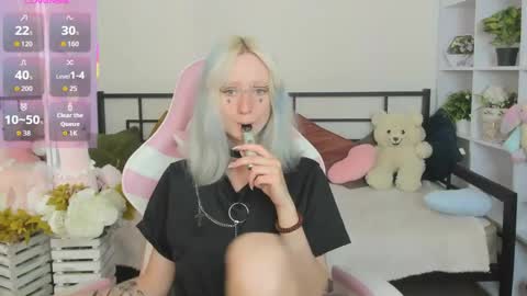 Katia  online show from May 4, 5:25 am