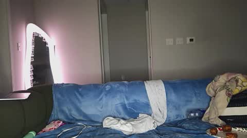 katiecai online show from February 1, 8:11 am