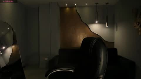 Kate Stonne online show from March 17, 11:15 am