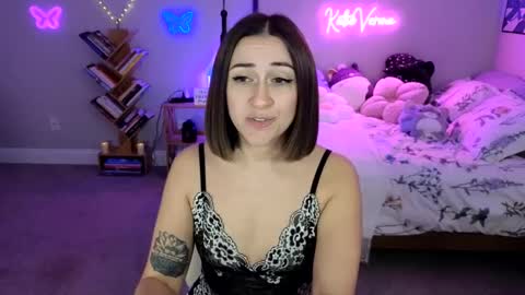 Katie Verona online show from February 19, 1:29 am