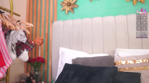 K A T L Y N  online show from December 13, 7:53 pm