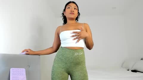 Follow me on instagram and twitter as correaktnees online show from September 16, 8:17 am