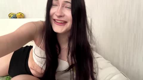 katrineb online show from June 1, 2:18 pm