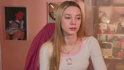 katt_yy online show from November 28, 5:37 am