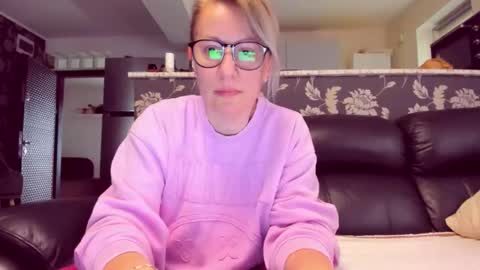 Katy online show from April 30, 8:19 am