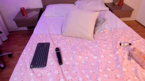 katy online show from December 5, 8:06 pm