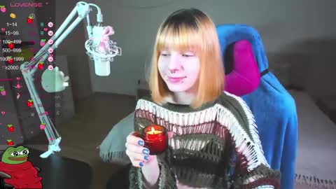 Snapshot of kawaii_power_uwu chatting on January 24, 3:24 pm Kira-chan  online show from January 24, 3:24 pm