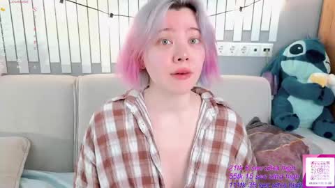 Yuki  online show from May 8, 4:40 am
