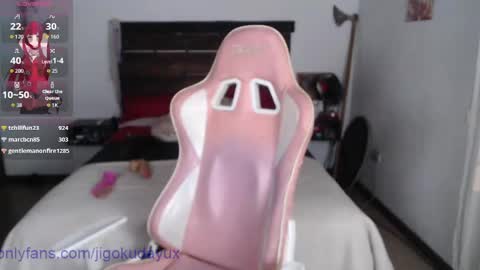 luna   online show from April 29, 10:25 pm