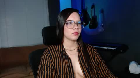 Kay online show from June 25, 5:51 pm