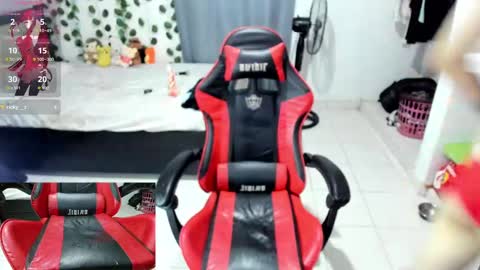 kaylee_buster online show from January 11, 6:45 am