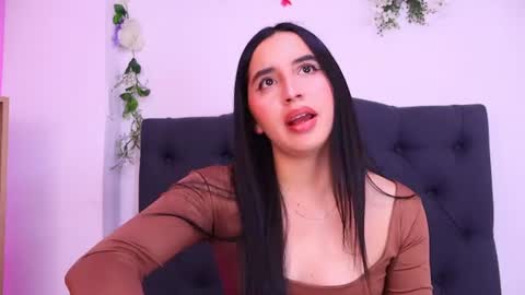 kaylee_lee online show from August 4, 3:35 am