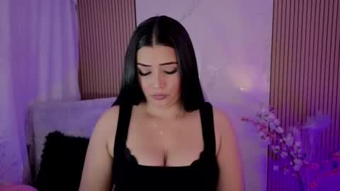 Kaylee online show from June 18, 6:02 pm