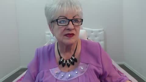 kaylesmoll online show from July 21, 6:54 pm