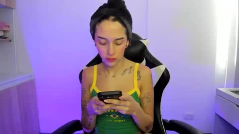 kaylie online show from May 4, 8:48 pm