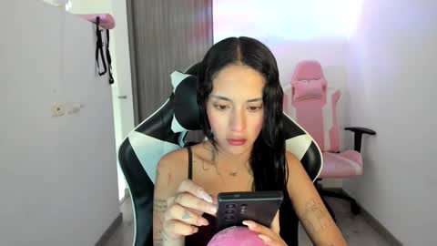 Snapshot of kaylie_xxx chatting on October 1, 6:29 pm kaylie online show from October 1, 6:29 pm