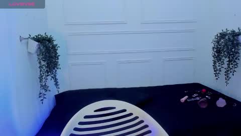 KAY  online show from February 28, 8:07 pm